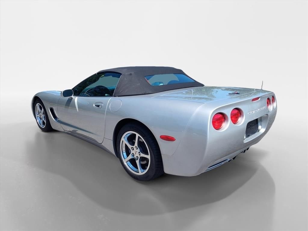 2004 Chevrolet Corvette Base