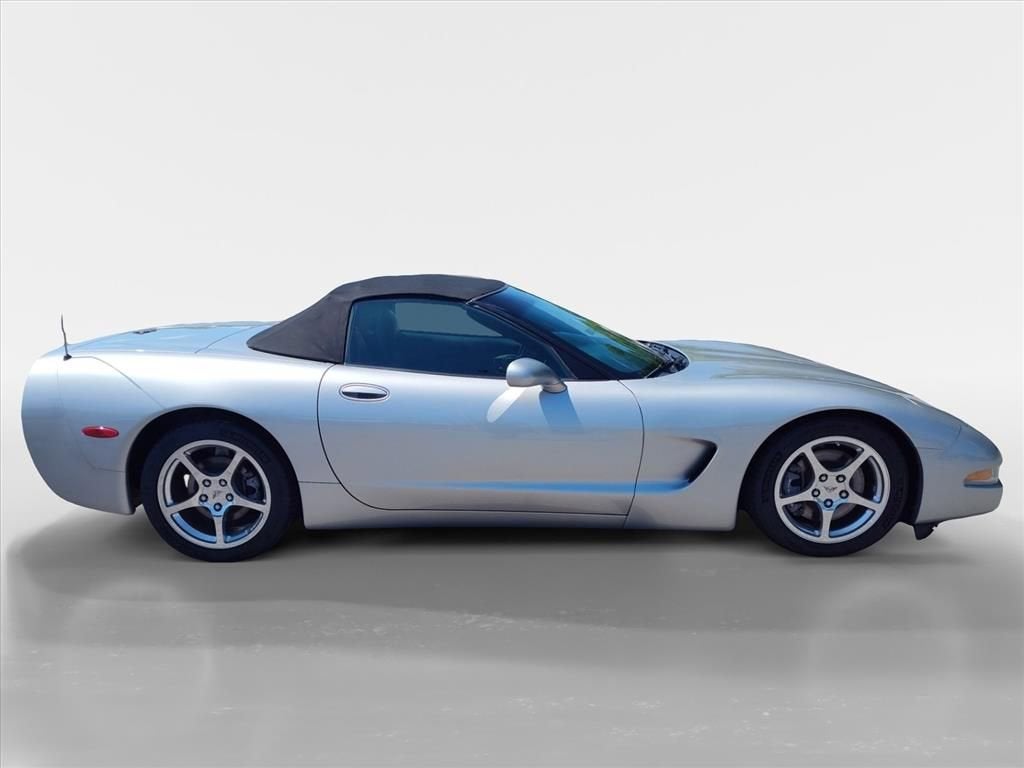2004 Chevrolet Corvette Base