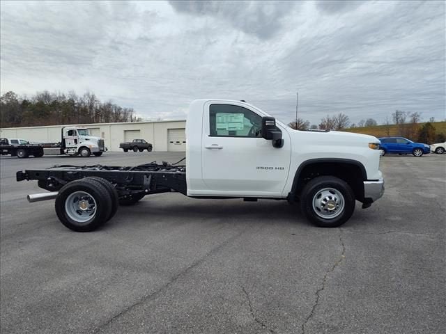 2026 Chevrolet Silverado 3500 HD Chassis Cab LT