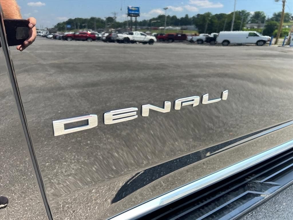 2025 GMC Yukon Denali