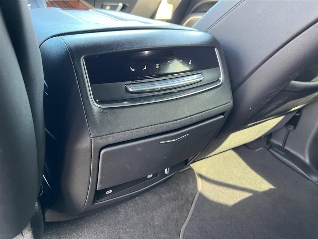 2023 Cadillac Escalade ESV 4WD Premium Luxury