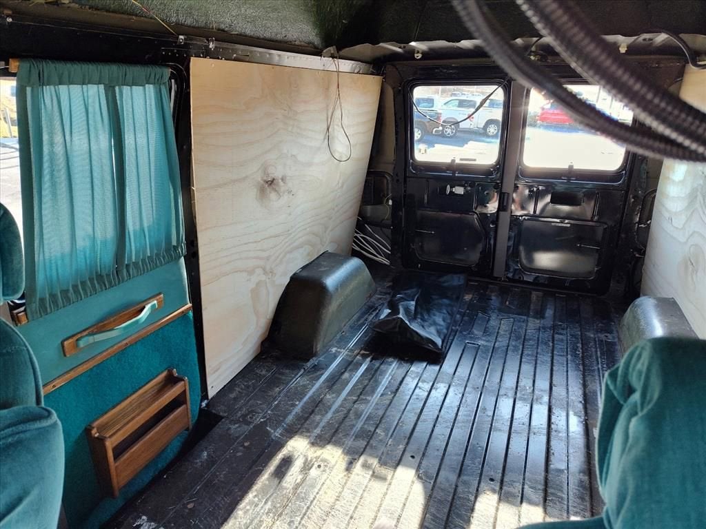 1994 Dodge Ram Van Base