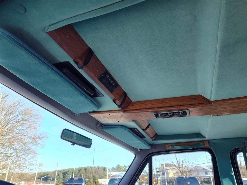 1994 Dodge Ram Van Base