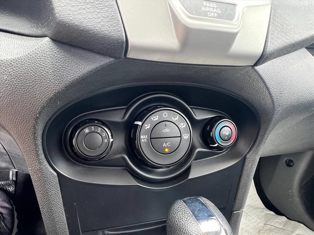2013 Ford Fiesta SE