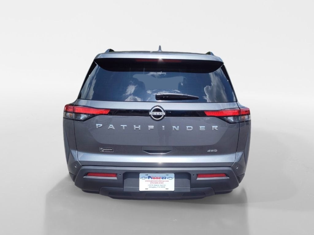 2025 Nissan Pathfinder SV
