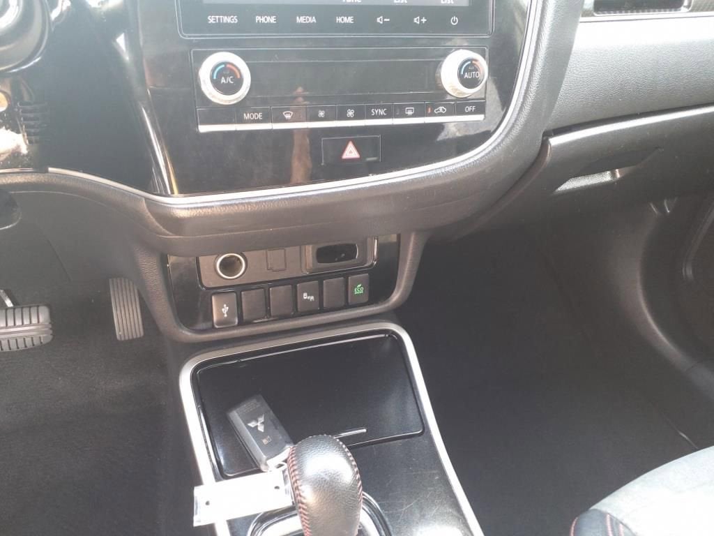 2020 Mitsubishi Outlander ES