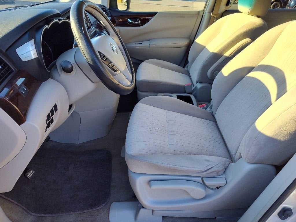 2016 Nissan Quest SV