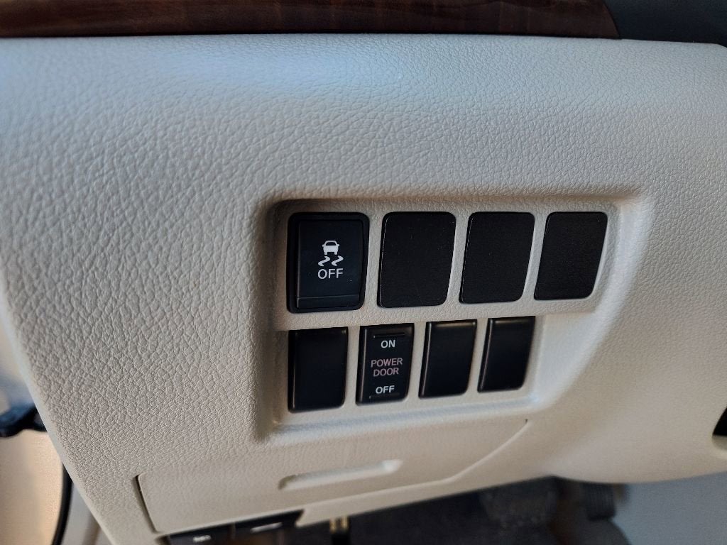 2016 Nissan Quest SV