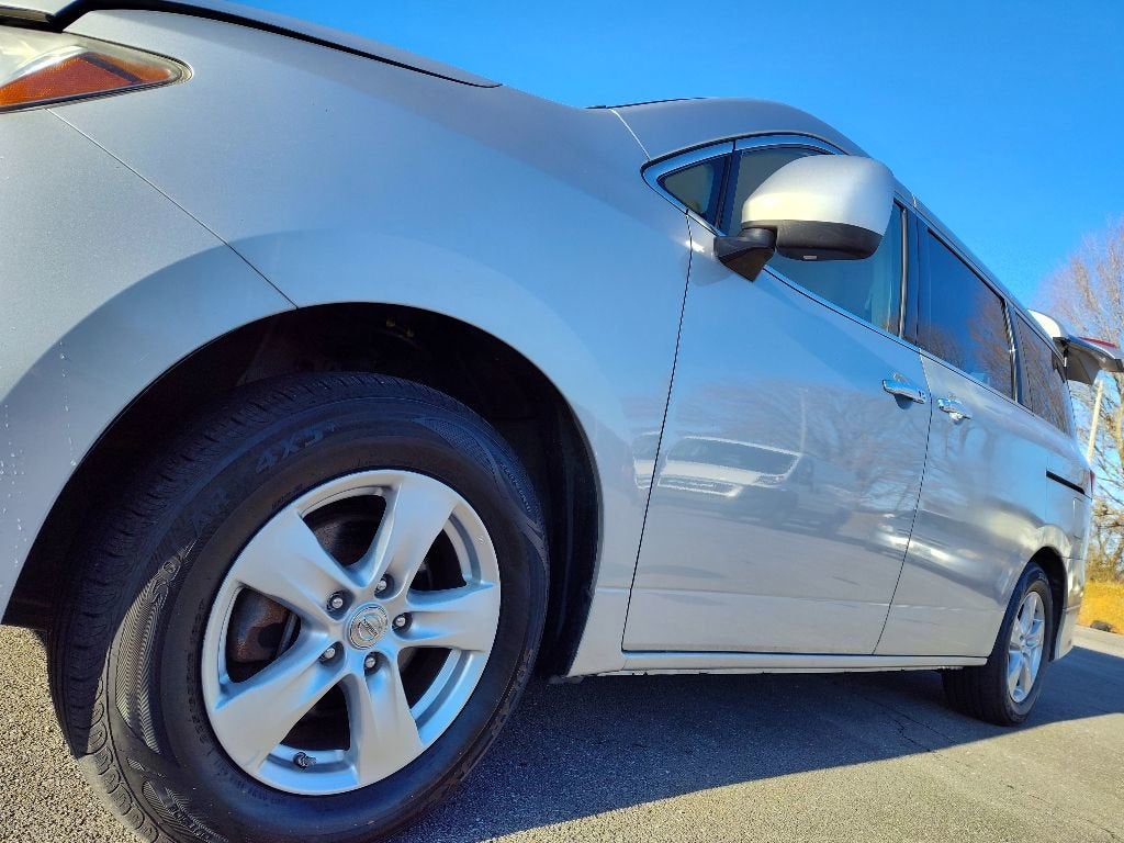 2016 Nissan Quest SV