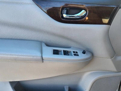 2016 Nissan Quest SV