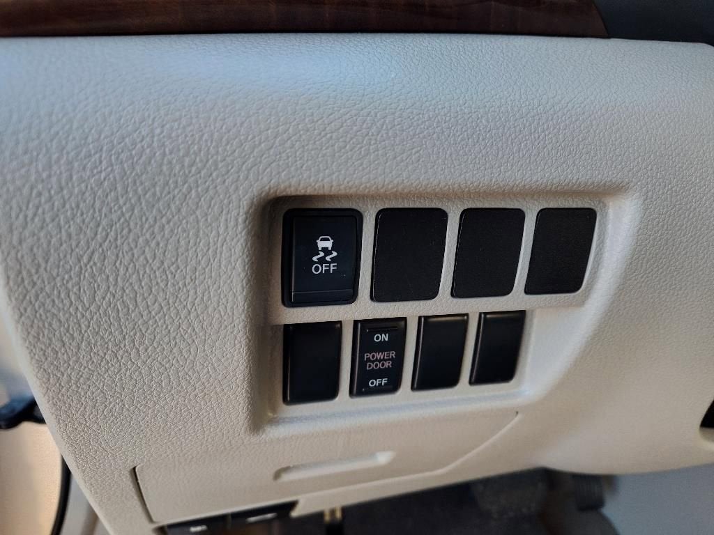 2016 Nissan Quest SV